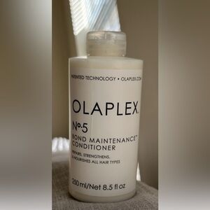 OLAPLEX No.5 Bond Maintenance Conditioner - White - brand new purchased direct